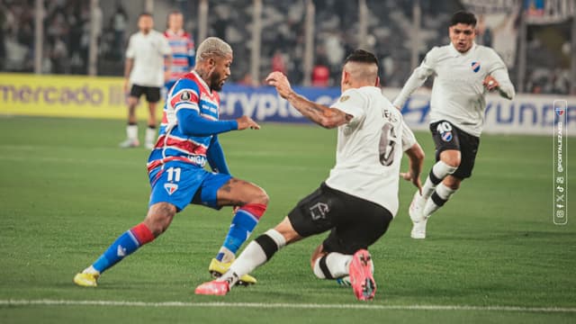 CONMEBOL sanciona pena ao Colo-Colo após invasão contra o Fortaleza