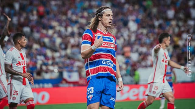 Mas já? David Luiz é alvo de cobranças no Fortaleza em má fase
