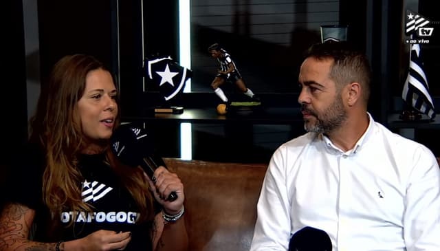 Campeão pelo Botafogo trai esposa com neta de ídolo do clube