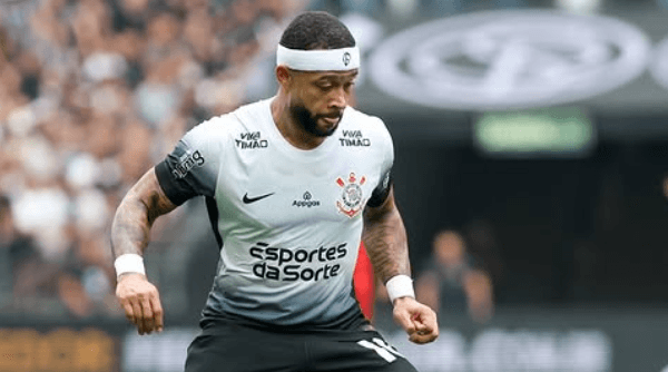 Memphis brilha, Corinthians vira sobre o Sport no Brasileirão