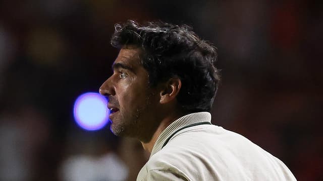 Abel ultrapassa técnico que trabalhou no Real Madrid e assume vice-liderança em quesito