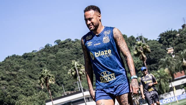 Neymar reaparece, participa de treino e vai jogar no Maracanã
