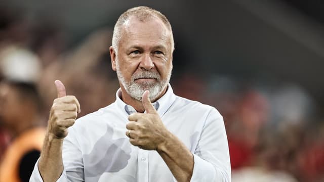 Mano Menezes diz sim e começa negociações com novo clube