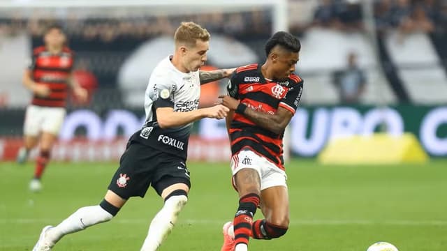 Flamengo e Corinthians carregam fator em comum no Brasileirão