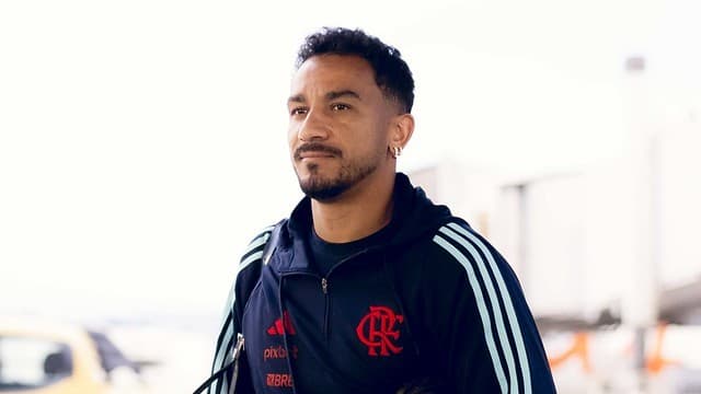 Danilo não poupa companheiro e faz pedido: ‘Espero que jogue na Europa’
