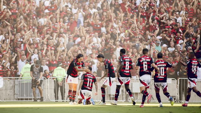 Com clube inglês de olho, Flamengo tenta renovação com ‘estrela’