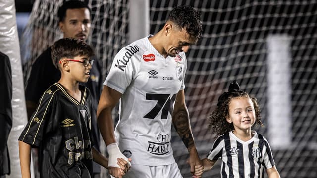 Santos define moedas de troca e quer reforços em junho; veja lista