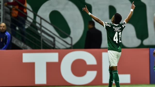 Palmeiras quer ‘substituto’ de Estêvão na Premier League; entenda