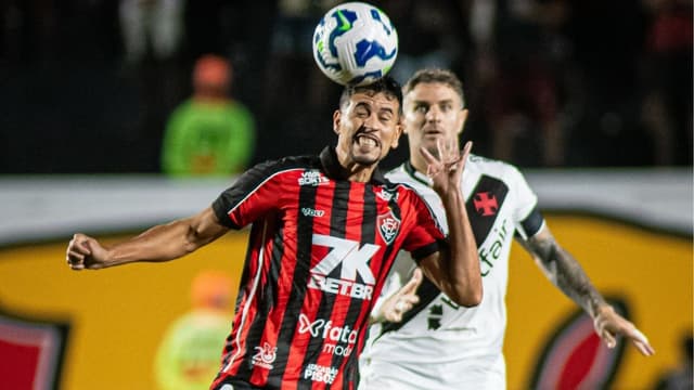 Vitória arranca virada sobre o Vasco no Barradão