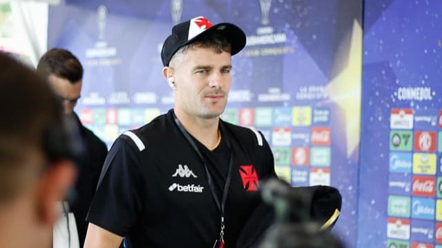Narrador dispara contra fase do Vasco: ‘Não respeitam mais’