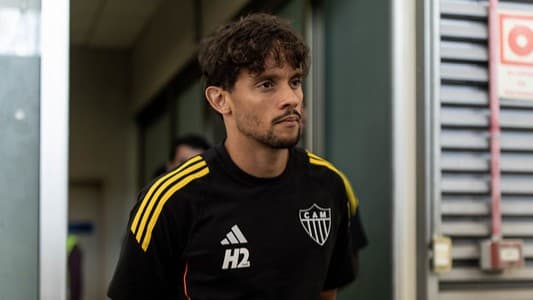 Scarpa tenta recuperar R$ 6,3 milhões, penhora carro popular e recebe quantia