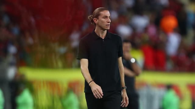 Filipe Luís recebe notícia e pode receber reforço de última hora