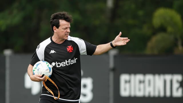 Diniz tem três desfalques para encarar o Lanús na Argentina; veja