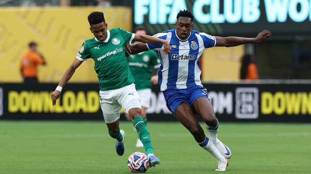 Palmeiras pressiona, mas empata com Porto na estreia do Mundial