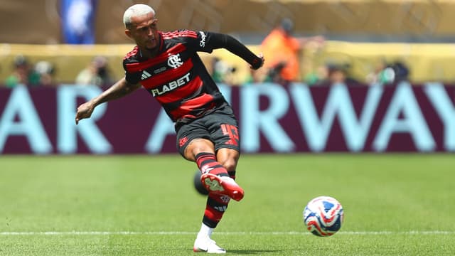Times do Mundial de Clubes miram acordo por Wesley, do Flamengo