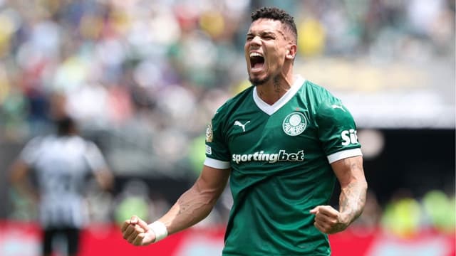 Palmeiras bate Botafogo com golaço de Paulinho e avança às quarta da Copa de Clubes