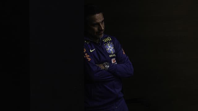 Caetano não fica em cima do muro sobre convocação de Neymar