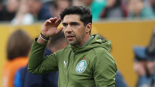 Abel falou sobre relação com Leila e possível saída do Palmeiras
