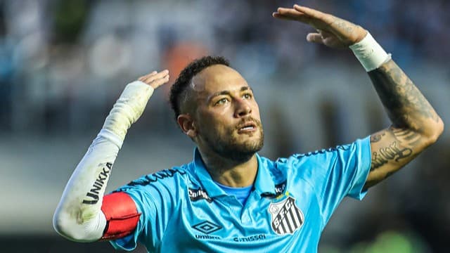 Ex-jogador da Seleção Brasileira sai em defesa de Neymar
