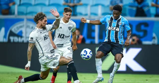Grêmio vence Atlético-MG e busca recuperação no Brasileirão