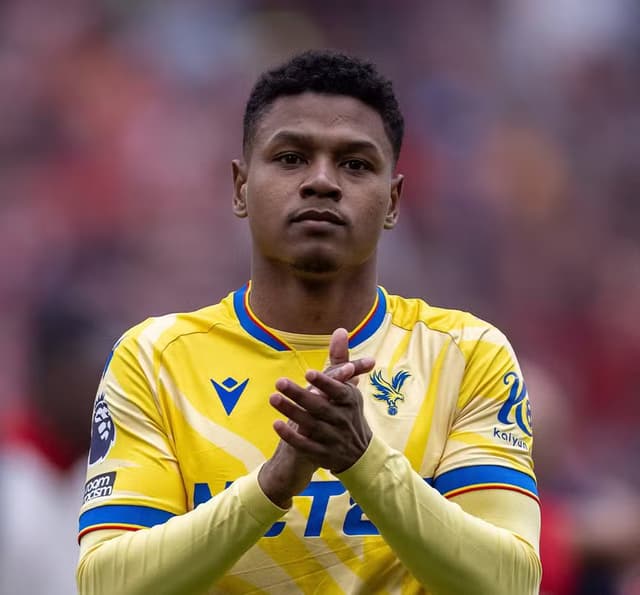 Vasco busca empréstimo de Matheus França, do Crystal Palace