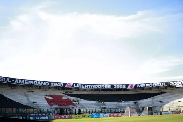 Vasco chega a seis partidas sem vencer como mandante no Brasileirão após empate com Ceará