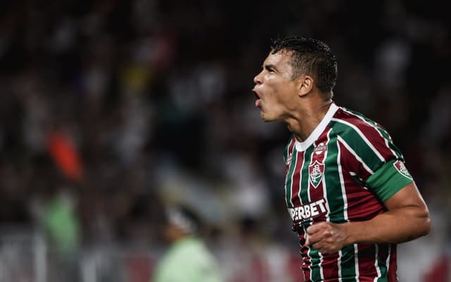 Thiago Silva decide e Fluminense avança à semifinal da Copa do Brasil