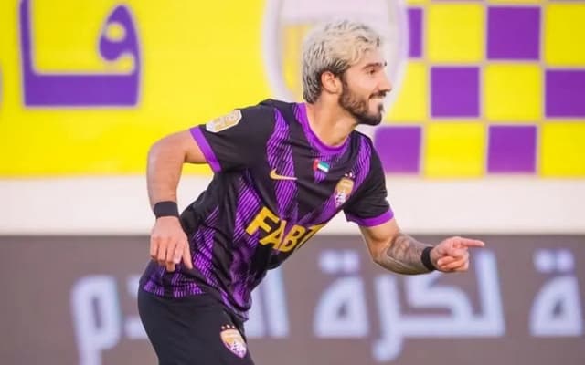 Botafogo busca reforçar lateral com jogador brasileiro dos Emirados Árabes