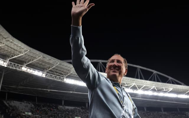 Decisão judicial impede venda de atletas e ameaça orçamento do Botafogo para 2026