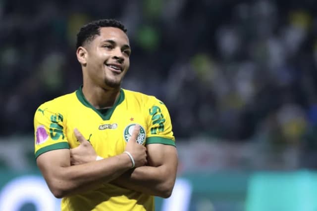 Palmeiras aciona STJD para tentar pena mais branda a Vitor Roque por postagem pós-clássico