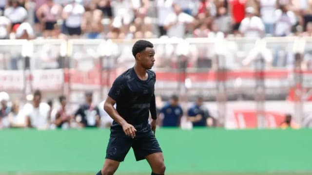 Corinthians renova contratos de três promessas da base até 2028