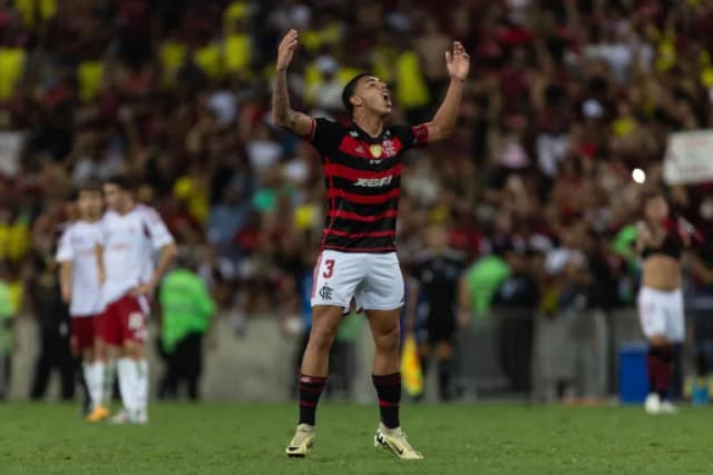 Bahia prepara nova oferta por zagueiro Iago do Flamengo após recusa inicial