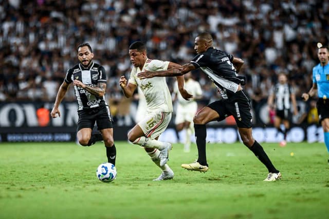 Ceará enfrenta Flamengo com três desfalques em jogo decisivo no Maracanã