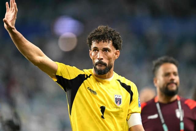 Goleiro Vozinha é proibido de usar apelido na camisa do Colo-Colo por regra no Chile