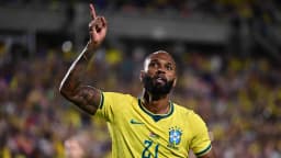 Igor Thiago no Cruzeiro: atacante da Seleção visita clube e relata gratidão
