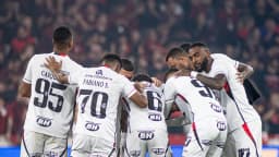 Copa do Brasil: artilheiro do Vitória iniciou em time de farmácia e brilha na Série A