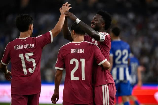 Real Madrid vence La Coruña em amistoso com Vini e Endrick titulares