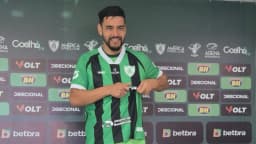 América-MG apresenta Gustavo Barreto para lutar contra o rebaixamento na Série B