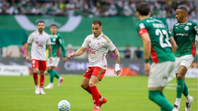 Palmeiras e Internacional empatam sem gols pelo Brasileirão na Nubank Arena