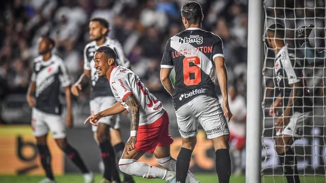 Bragantino bate o Vasco em São Januário