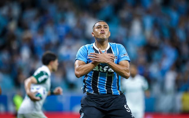 Fluminense recusou Carlos Vinícius antes de acerto com Grêmio