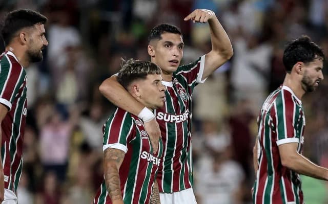 Fluminense depende apenas de si para vaga na Libertadores após empate do Botafogo