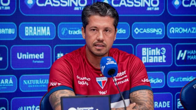 Fortaleza demite técnico Thiago Carpini após derrota na Série B