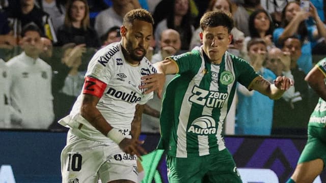 Neymar marca dois gols e Santos empata com a Chapecoense pelo Brasileirão