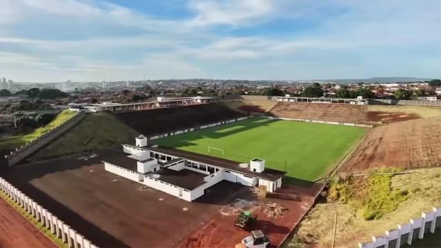 Estádio mineiro para 18 mil pessoas avança em Ituiutaba e prepara volta do Boa Esporte