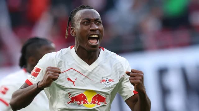 Real Madrid contrata atacante Yan Diomande por R$ 737 milhões