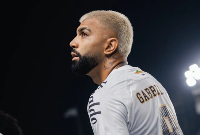 Gabigol no Santos: atacante atinge 100 gols e faz declaração ao time paulista