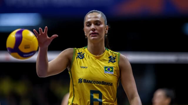 Julia Kudiess detalha recuperação de lesão no joelho após um mês