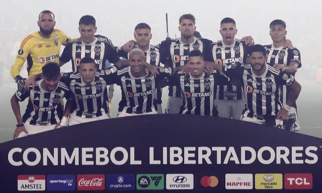 Deyverson provoca o VAR após marcar gol pela LDU e recebe punição no Equador