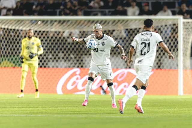 Lyanco sofre lesão em jogo do Atlético na Sul-Americana e vira preocupação